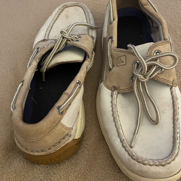 Sperry top-sider. Nice cream and tan color - Picture 5 of 10